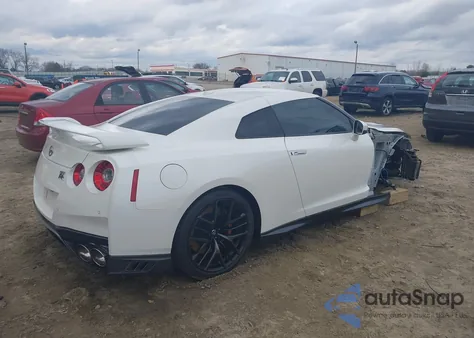 2017 Nissan Gt-R Premium z USA, uszkodzony, nr VIN JN1AR5EF6HM820840